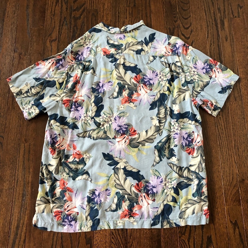 Tommy Bahama Men’s 100% Silk Tropical Jacquard Short-Sleeve Collared Button-Down - Picture 11 of 12